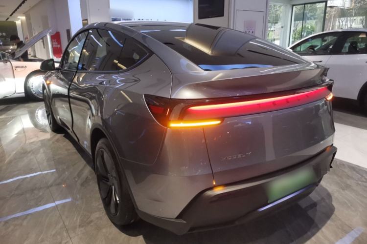 Used Tesla Model Y 2025 Rear-Wheel-Drive Version Rear Left 45 Deg