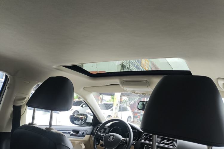 Used Volkswagen Sagitar 2015 1.6L Automatic Comfort Model Interior 7