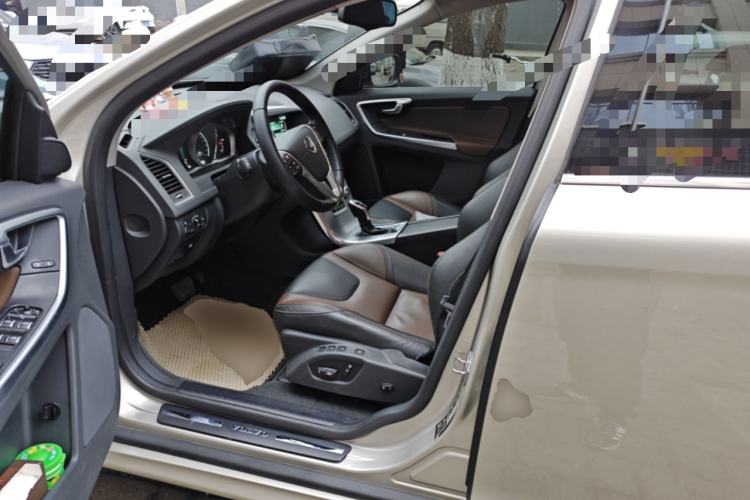 Used Volvo XC60 2017 T5 AWD Smart Range Edition Left Front Seat