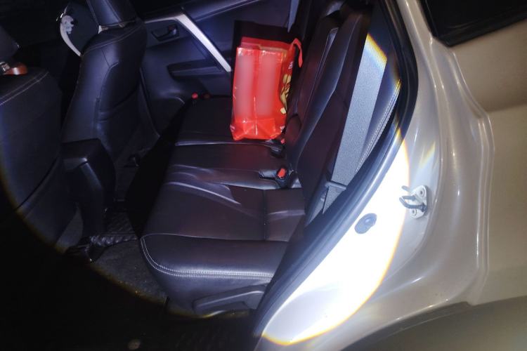 Used Toyota RAV4 2015 2.0L CVT Two-Wheel Drive Fashion Edition
