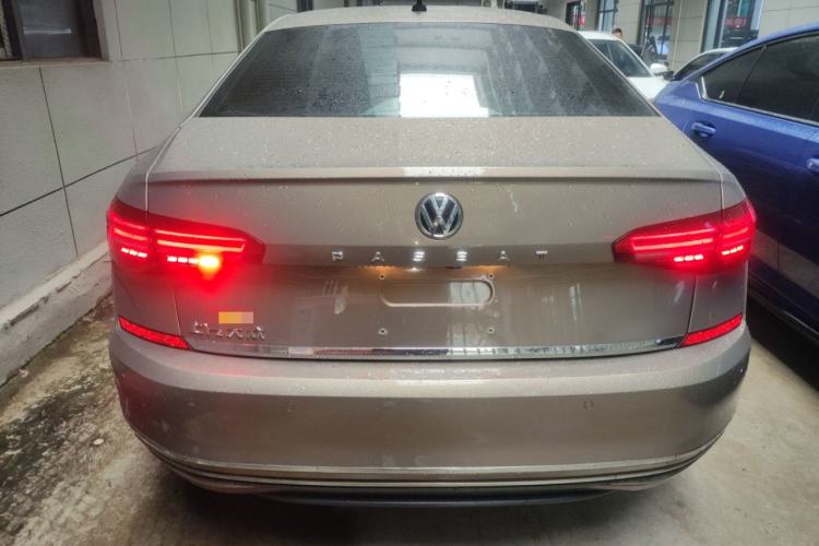 Used Volkswagen Passat 2020 330TSI Luxury Edition China VI
