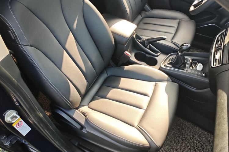 Used BYD Song MAX 2019 1.5T Manual Smart Connect Ruiyi Model 6 Seats China V Standard
