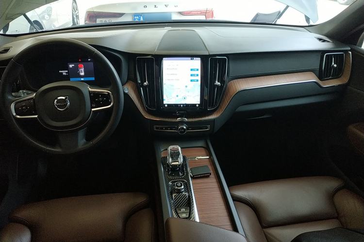 Used Volvo XC60 2024 B5 4x4 Smart Luxury Edition