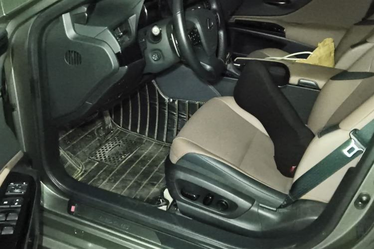 Used Lexus ES 2023 200 Excellence Edition
