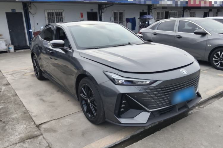 Used Changan UNI-V 2022 1.5T Prestige Version