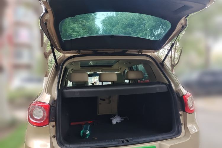 Used Volkswagen Tiguan 2012 2.0 TSI Automatic All-Wheel Drive Flagship Edition Trunk