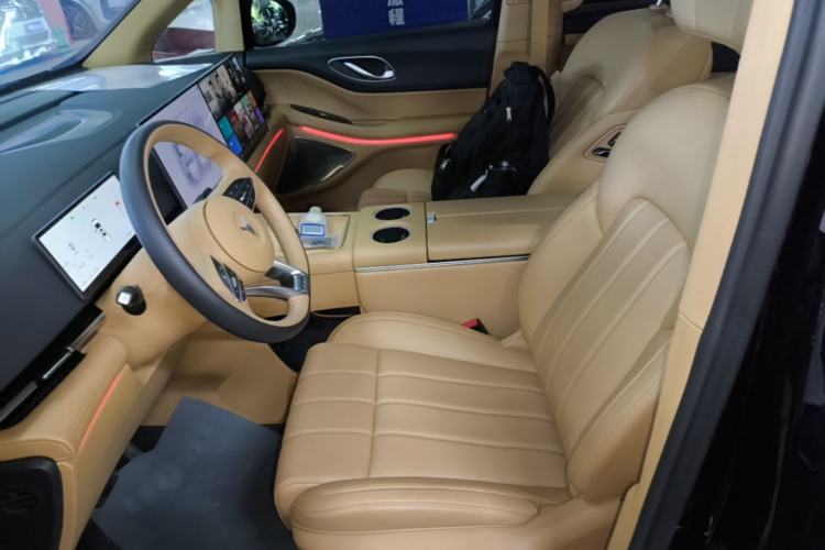 Used VOYAH Dream 2025 PHEV Four-Wheel Drive Prestige Kunpeng Edition
