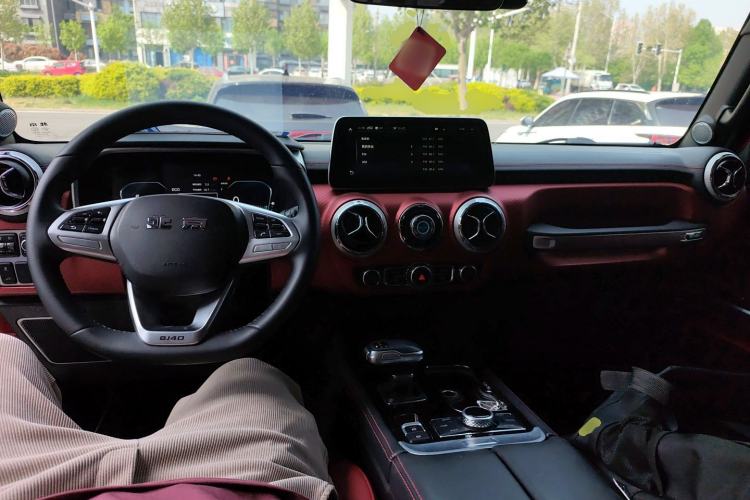 Used BAIC Off-Road BJ40 2020 2.0T Automatic Four-Wheel Drive Urban Hunter Edition Chivalrous Type Center Console