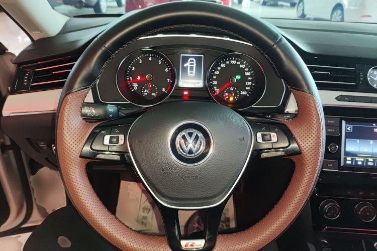 Used Volkswagen Magotan 2019 330TSI DSG Leading Edition China V Standard
