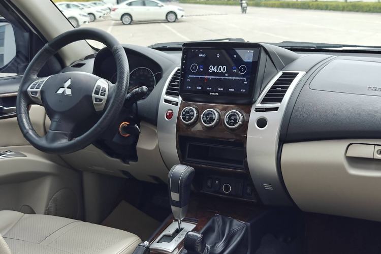 Used Mitsubishi Pajero Sport 2013 3.0L Automatic 4x4 Flagship Edition