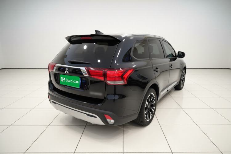 Used Mitsubishi Outlander 2019 2.0L Two-Wheel Drive Comfort Edition 5 Seats China V Standard Rear Right 45 Deg