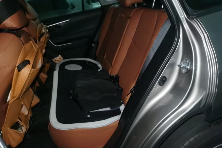 Used Toyota RAV4 2024 2.0L CVT Two-Wheel Drive Urban Edition Left Rear Seat