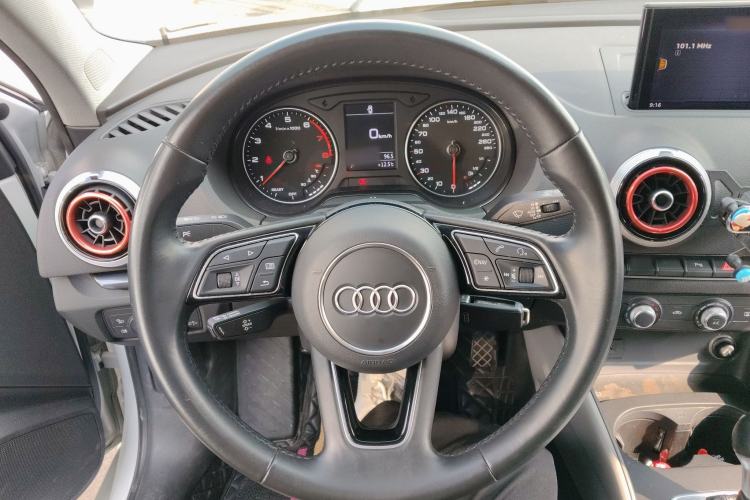 Used Audi A3 2020 Limousine 35 TFSI Fashion Edition China VI Emission Standard Steering Wheel