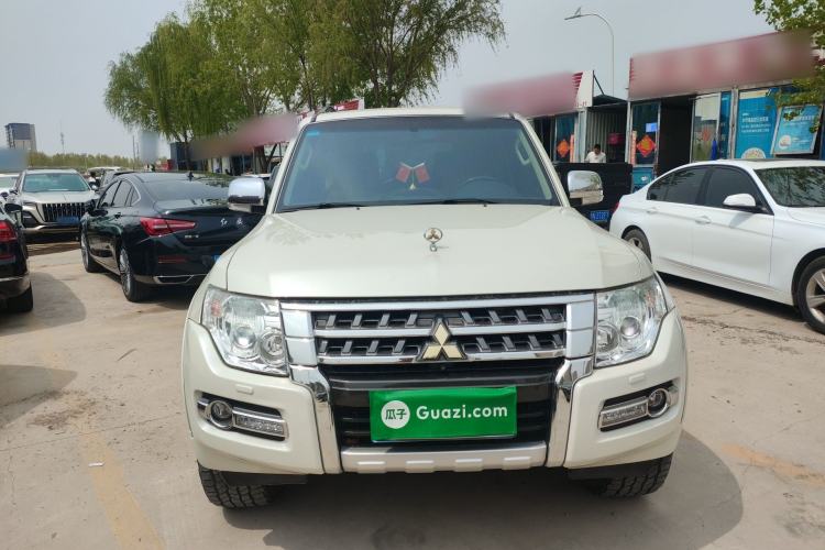 Used Mitsubishi Pajero 2017 V97 3.8L 5-Door GLS Model with Sunroof – Middle East
