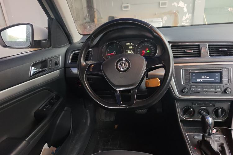 Used Volkswagen Gran Lavida 2015 1.6L Automatic Comfort Edition Steering Wheel