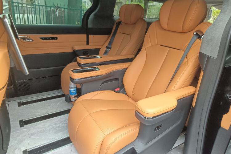 Used Geely Galaxy LEVC L380 2025 805 km Flagship Version All-Wheel Drive Left Rear Seat