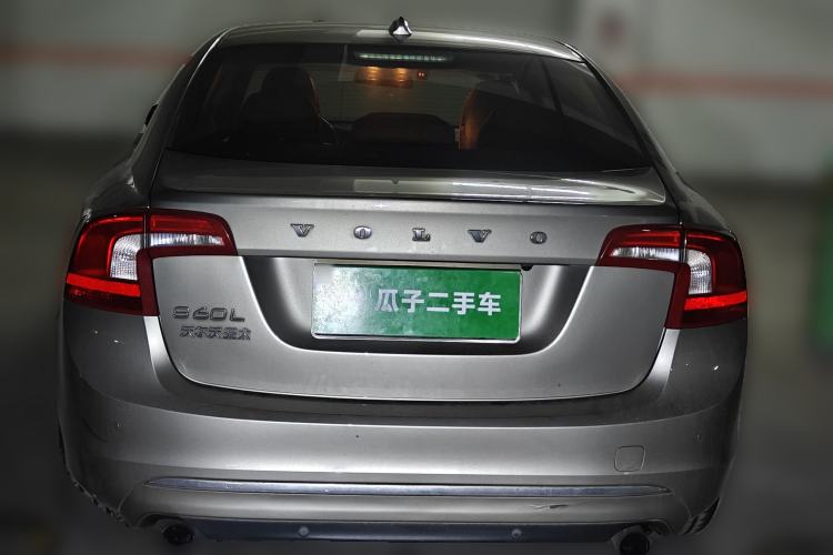 Used Volvo S60 2015 S60L 2.0T Zhiyuan Edition
