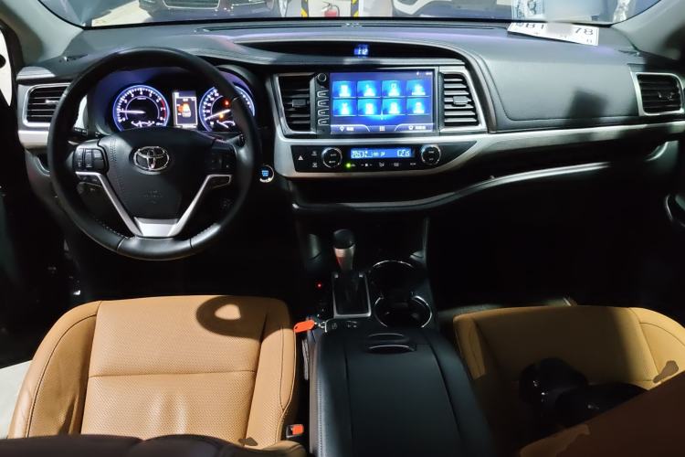 Used Toyota Highlander 2018 2.0T Four-Wheel Drive Knight Edition 7 Seats China VI Standard
