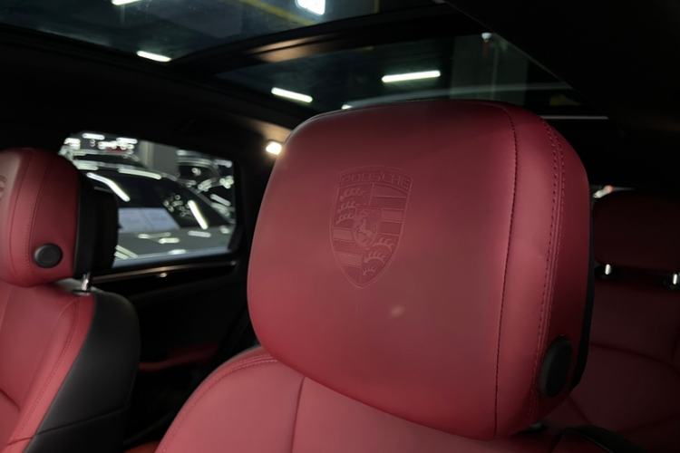 Used Porsche Macan 2021 Macan 2.0T Interior 9