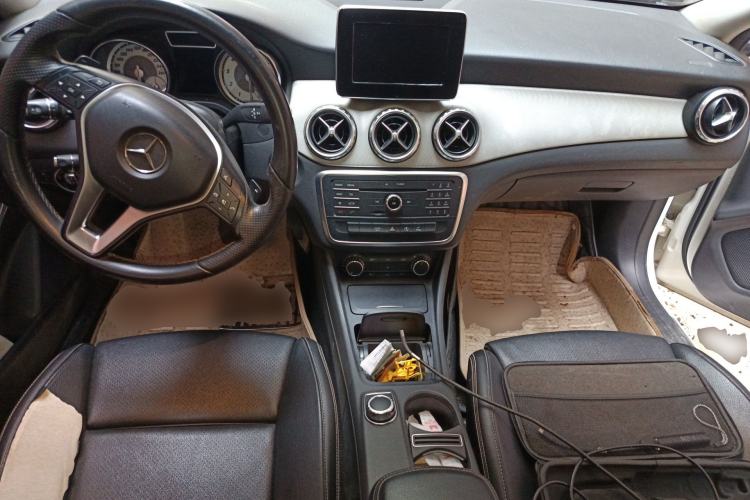 Used Mercedes-Benz GLA 2016 GLA 200 Sport Edition Center Console