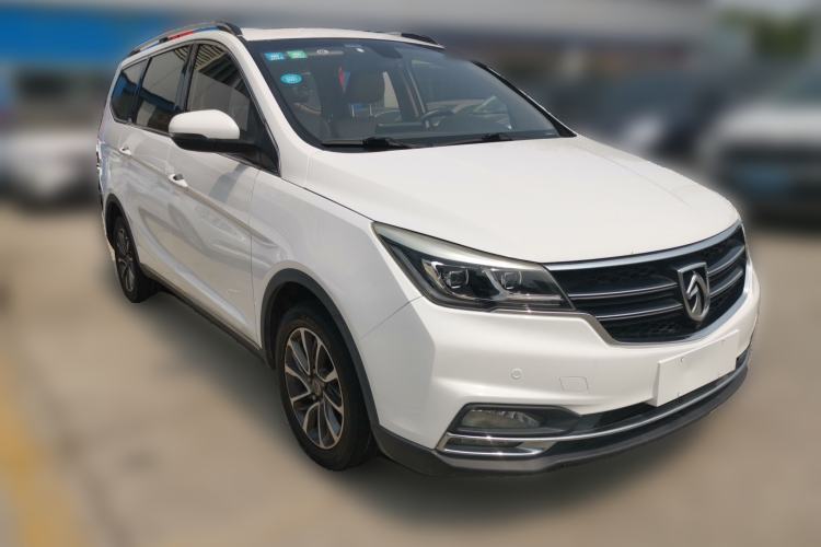 Used Baojun 730 2017 1.8L iAMT Prestige Version 7 Seats Front Right 45 Deg