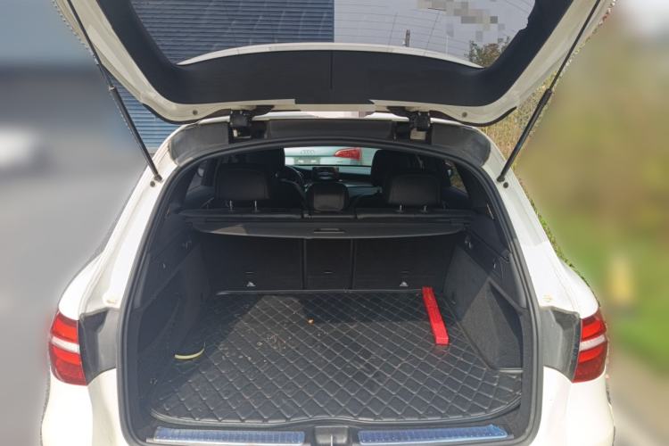 Used Mercedes-Benz GLC 2017 GLC 260 4MATIC Dynamic Edition Trunk