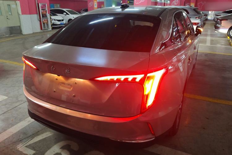 Used Hongqi E-QM5 2022 431 km Charge & Enjoy Edition