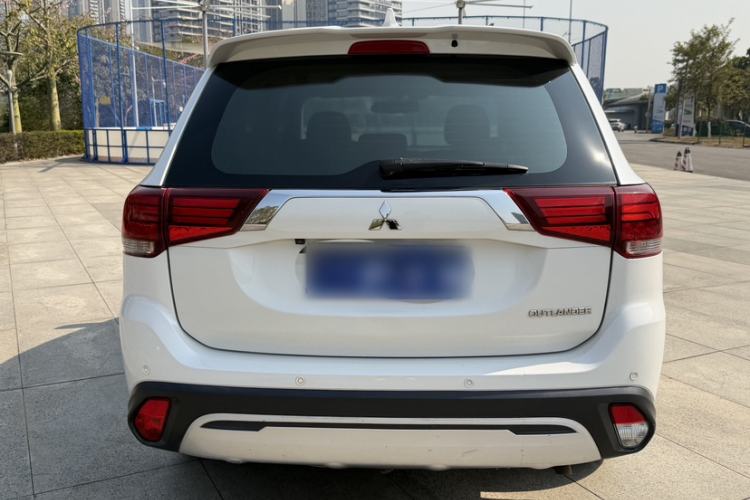 Used Mitsubishi Outlander 2019 2.0L Two-Wheel Drive Comfort Edition 5 Seats China VI Standard