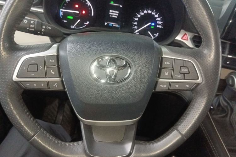 Used Toyota SIENNA 2023 2.5L Hybrid Luxury Edition