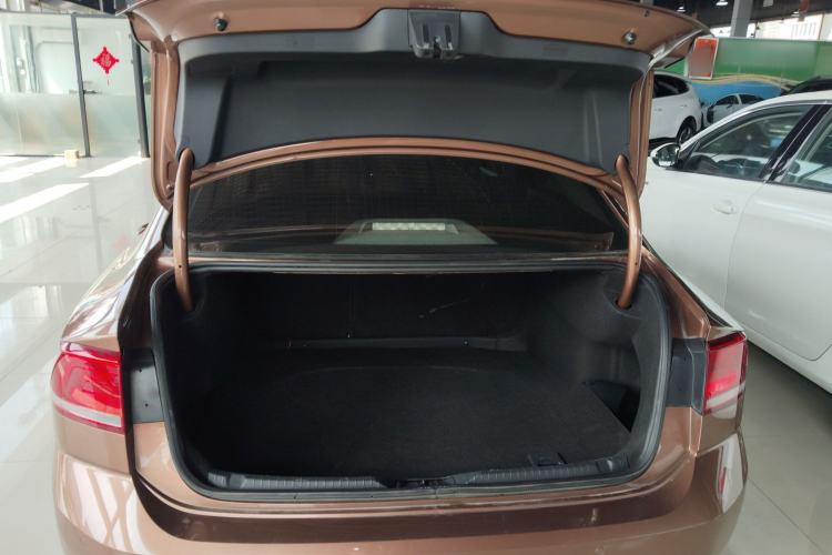 Used Volkswagen Lamando 2017 230TSI DSG Fashion Edition
