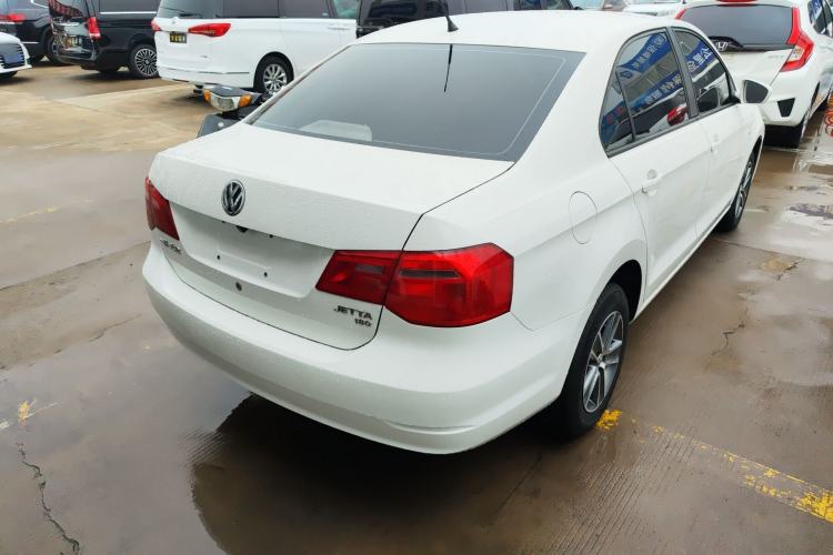 Used Volkswagen Jetta 2015 Value Edition 1.6L Manual Fashionable Style Rear Right 45 Deg