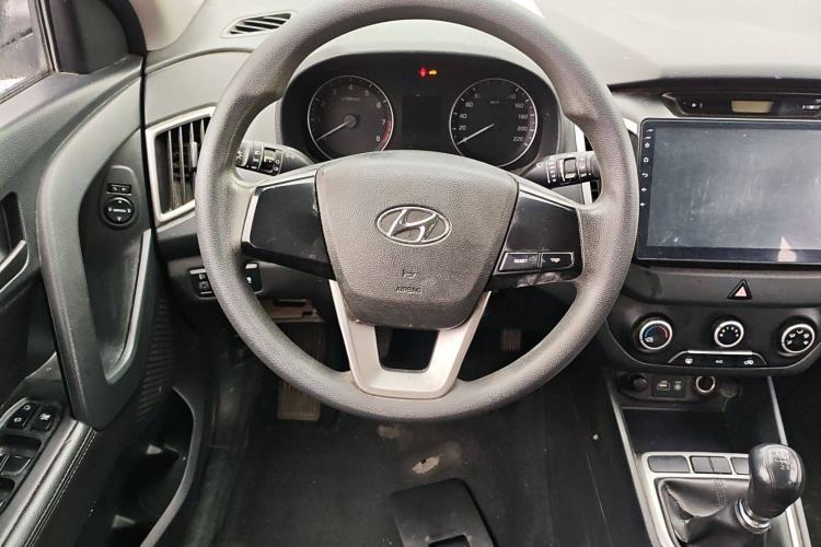 Used Hyundai ix25 2017 1.6L Manual Fashion Model