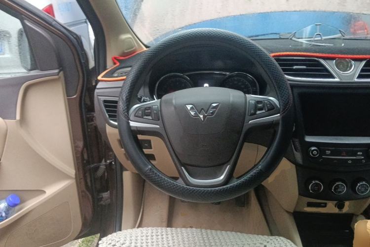 Used Wuling Hongguang 2016 1.5L S1 Deluxe Model China V-standard
