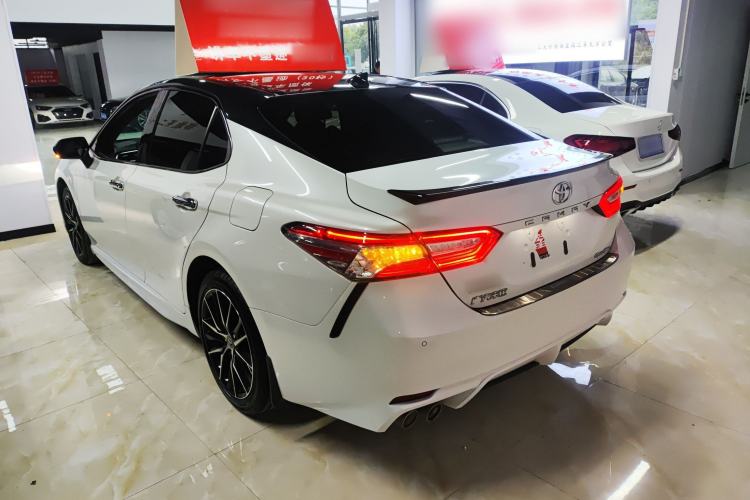 Used Toyota Camry 2023 2.0S FENGSHANG Edition
