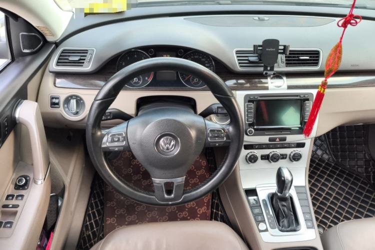 Used Volkswagen Magotan 2012 2.0 TSI Ultimate Edition Steering Wheel