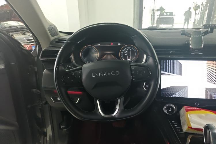 Used Lynk & Co 05 2020 2.0TD Two-Wheel Drive Shine Halo Steering Wheel