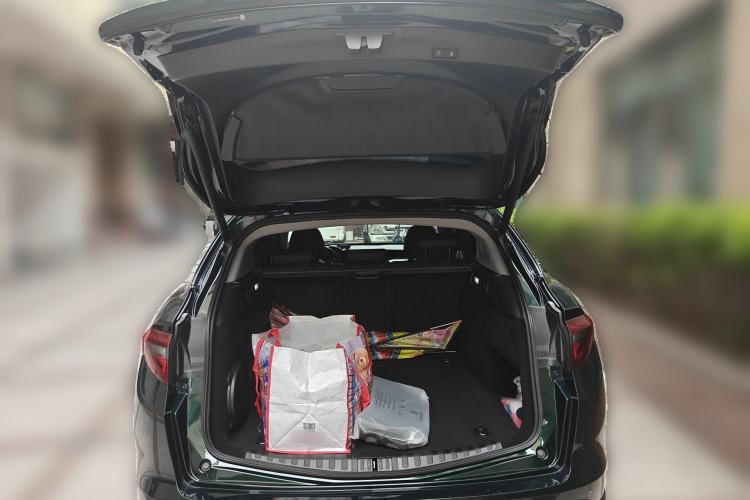 Used Alfa Romeo Stelvio 2020 2.0T 280HP Luxury Edition Trunk