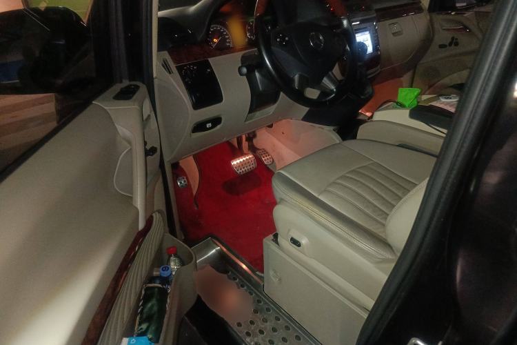 Used Mercedes-Benz Viano 2013 3.0L Hospitality Edition
