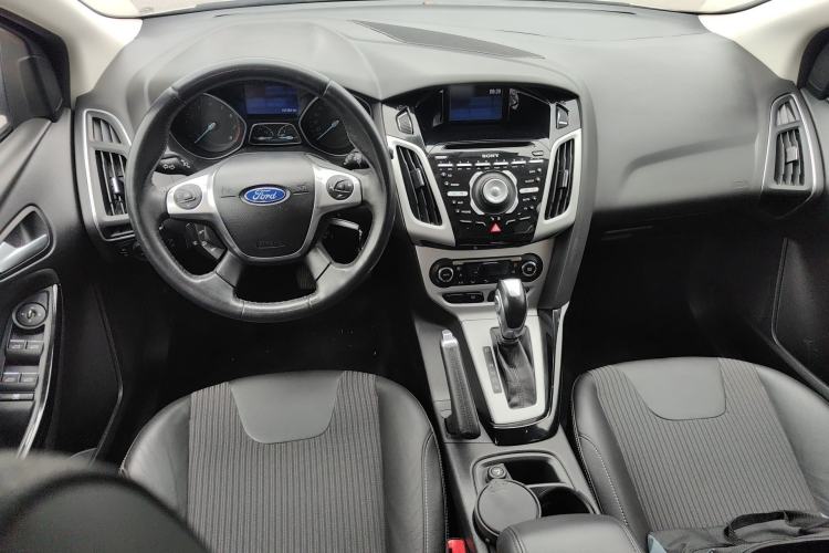 Used Ford Focus 2012 Hatchback 2.0L Automatic Luxury Sport Model
