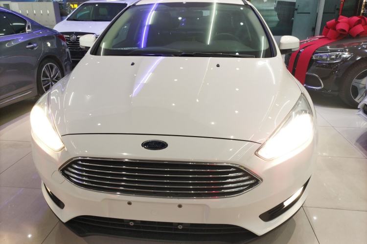 Used Ford Focus 2018 Sedan Classic 1.6L Automatic Trendy SmartDrive Edition