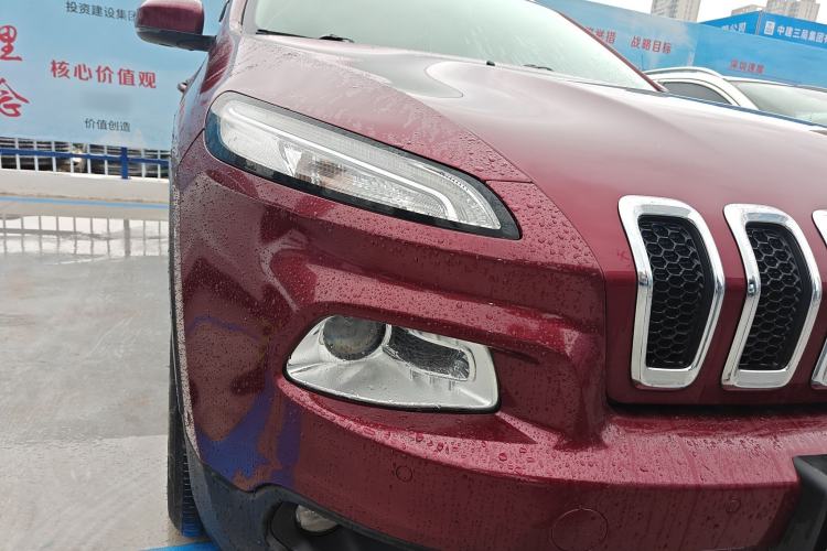 Used Jeep Cherokee 2016 2.4L Professional Edition
