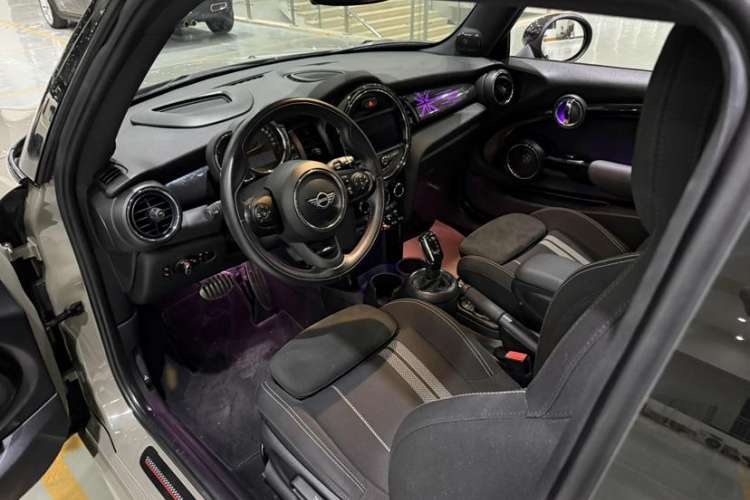 Used MINI MINI 2018 1.5T COOPER Racing Driver