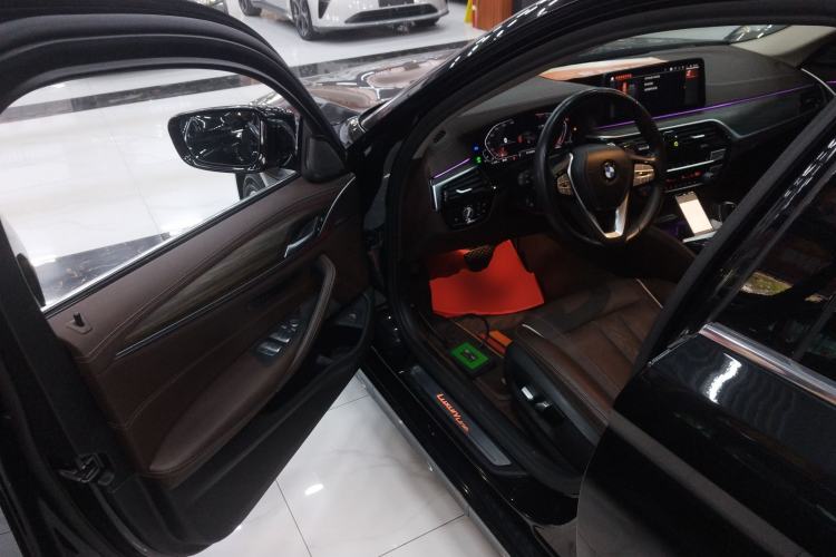 Used BMW 5 Series 2022 Second Facelift 530Li Leading Edition Luxury Package Driver Seat