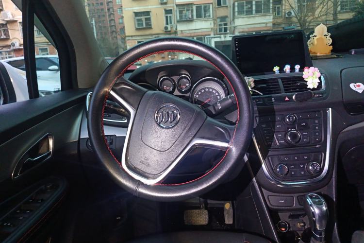 Used Buick Encore 2015 1.4T Automatic Two-Wheel Drive Urban Elite Version
