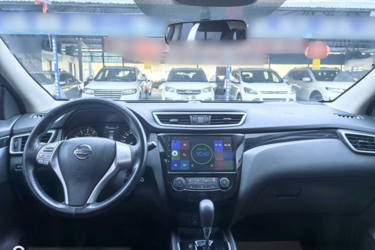 Used Nissan Qashqai 2016 2.0L CVT Elite Edition Interior 2