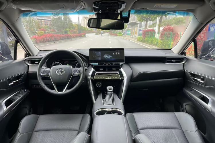 Used Toyota Harrier 2023 2.0L CVT Two-Wheel Drive Luxury Edition Interior 1