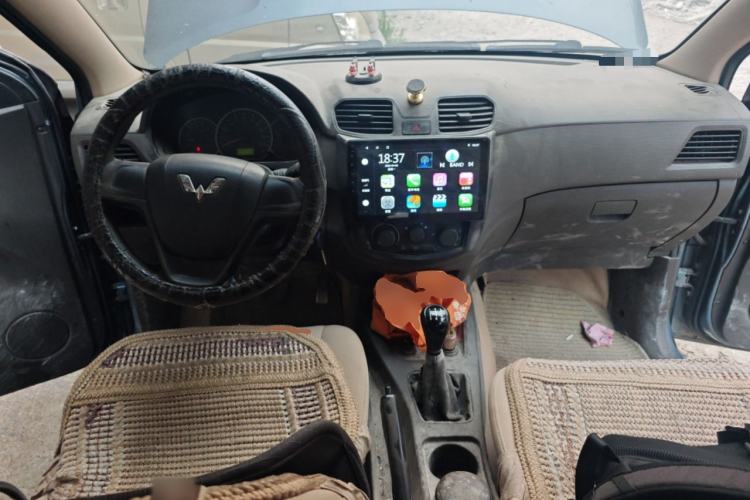 Used Wuling Hongguang 2014 1.2L Standard Model China IV
