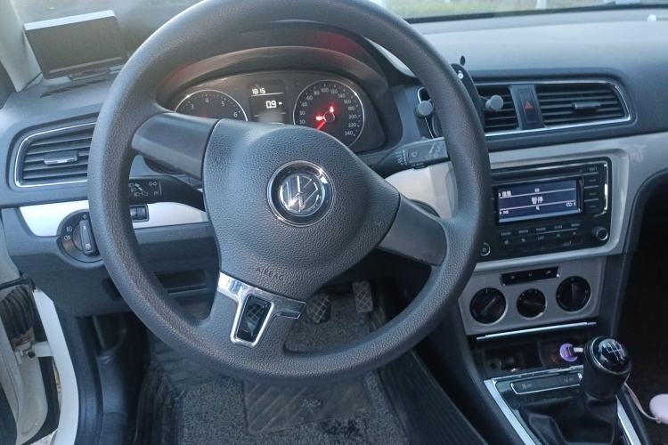 Used Volkswagen Gran Lavida 2013 1.6L Manual Comfort Model Steering Wheel