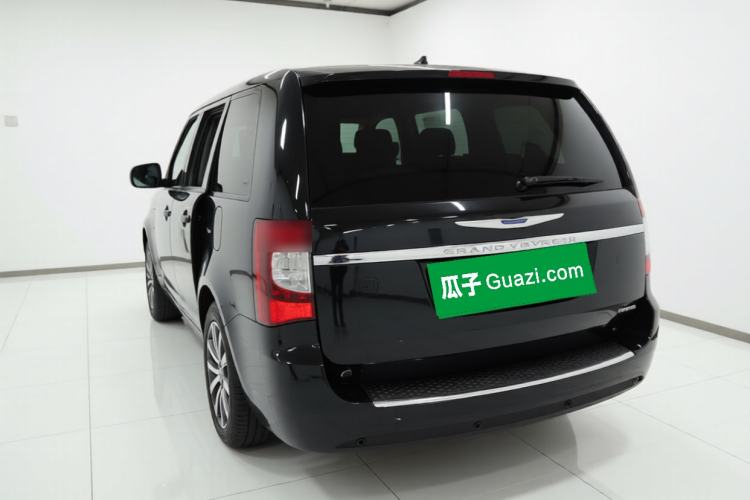 Used Chrysler Grand Voyager 2013 3.6L Luxury Edition Exterior 3