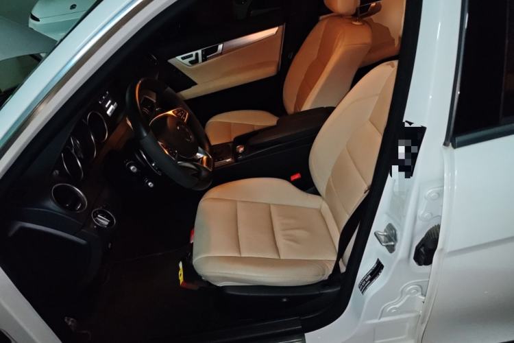 Used Mercedes-Benz C-Class 2011 C 200 Fashion Travel Edition
